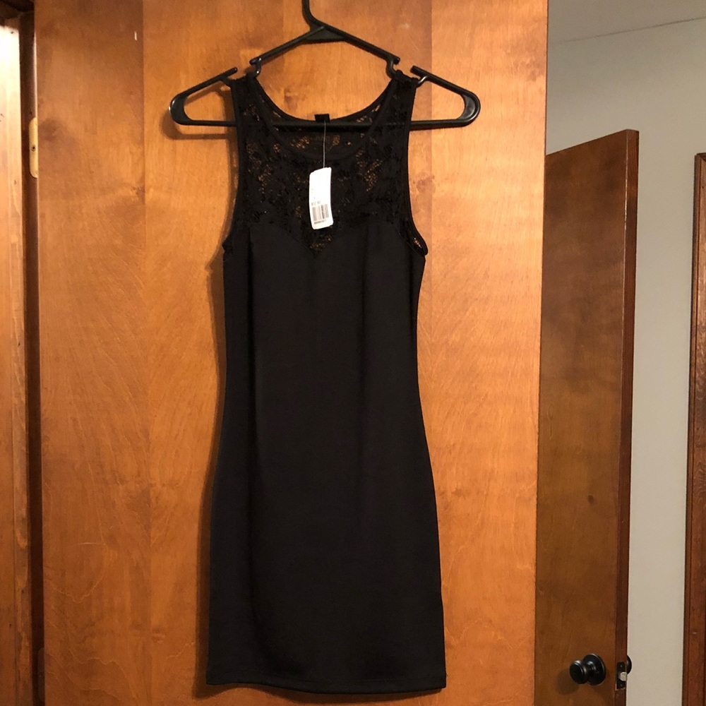 Forever 21 fitted black lace dress